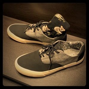 Crevo Black/Heathered Gray Floral Print Sneakers